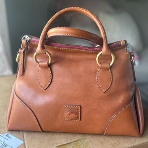 Dooney & Bourke Florentine 30 in Natural